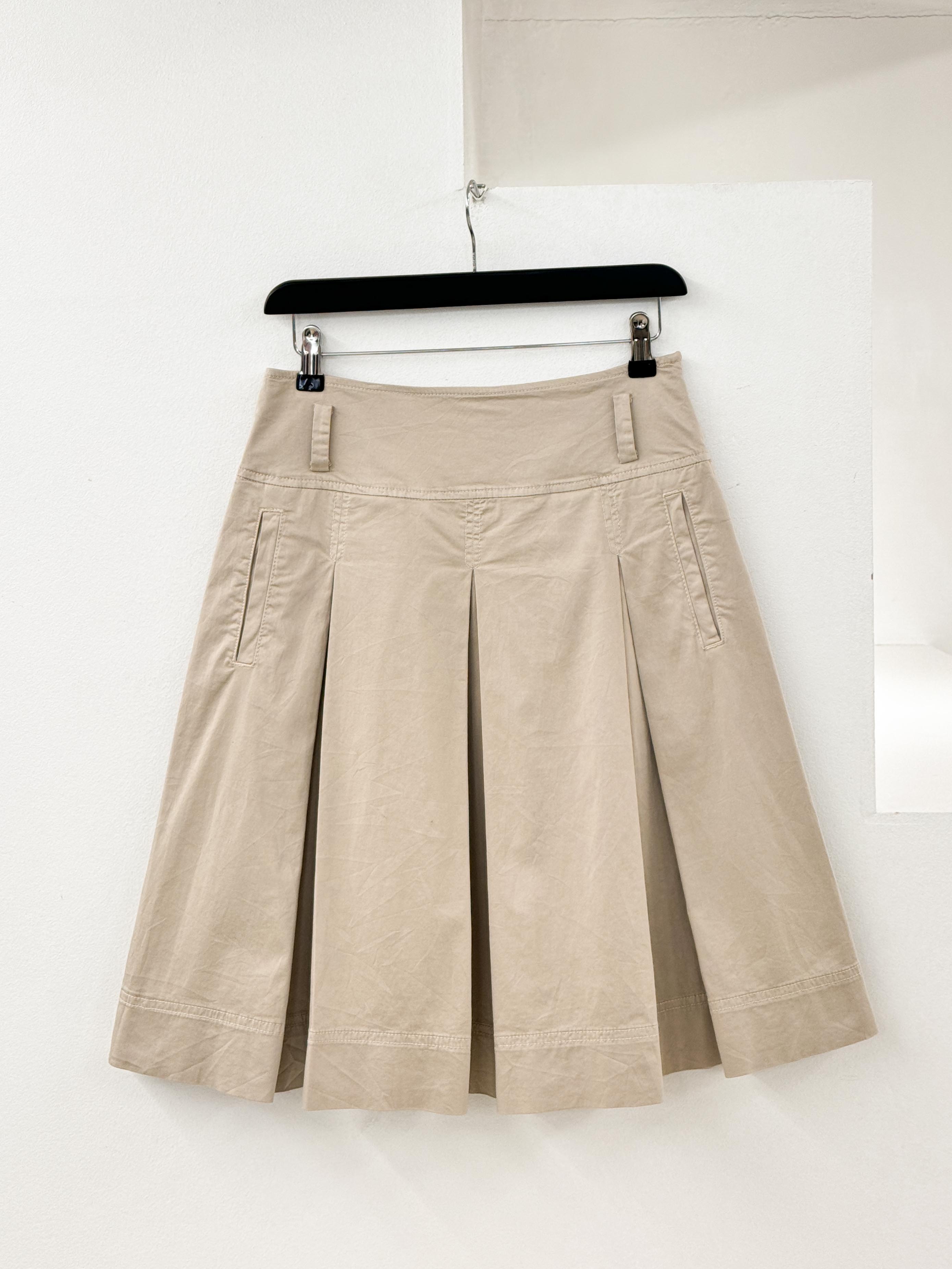 Max Mara pleats skirt 28 inch
