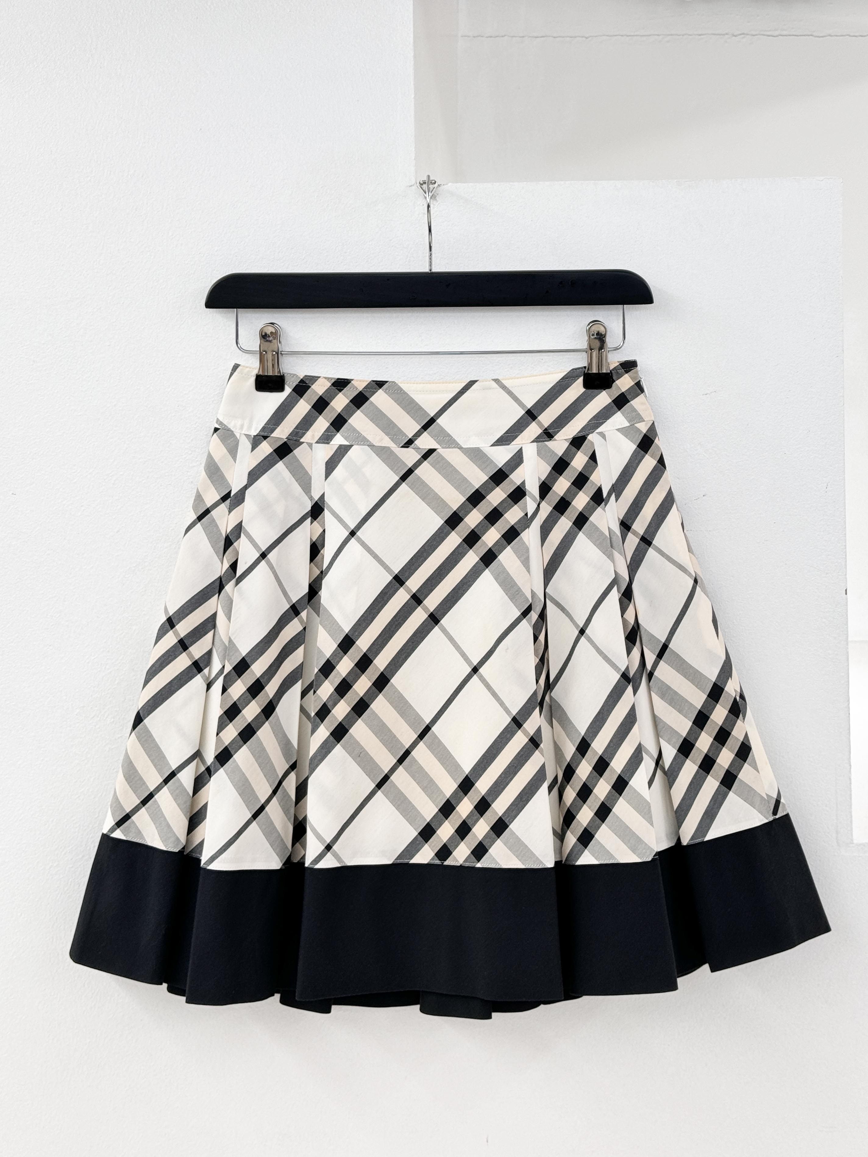 Burberry check skirts 26inch
