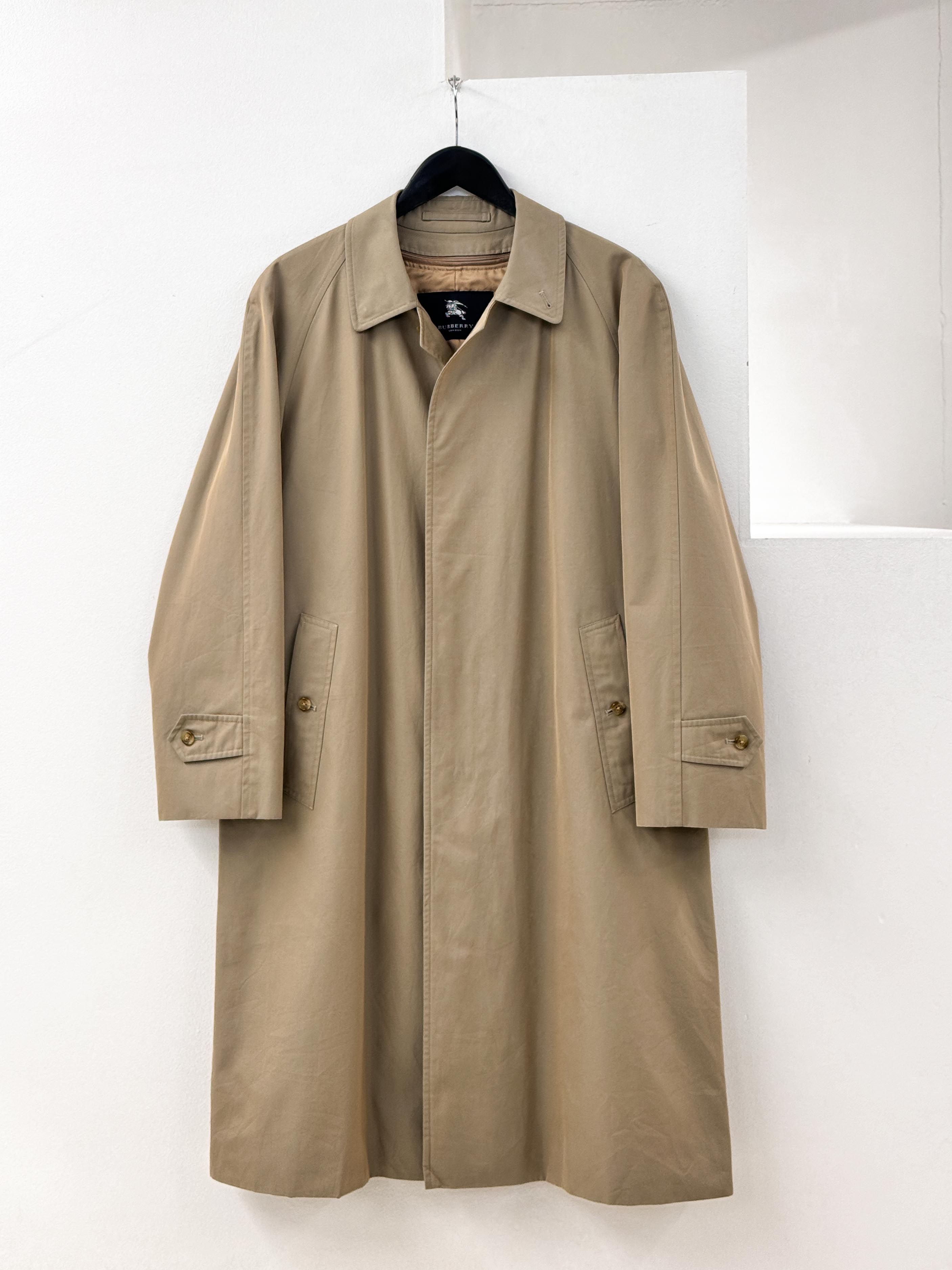 Burberry single trench coat